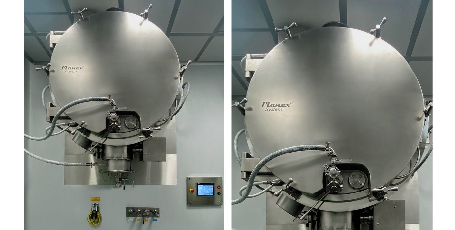 Planex System - Sécheur sous vide horizontal installé dans une salle blanche d'une usine de production d'ingrédients pharmaceutiques actifs